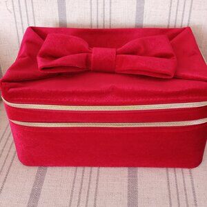 'Estee Lauder' Large Red Velvet Cosmetic Case NWOT